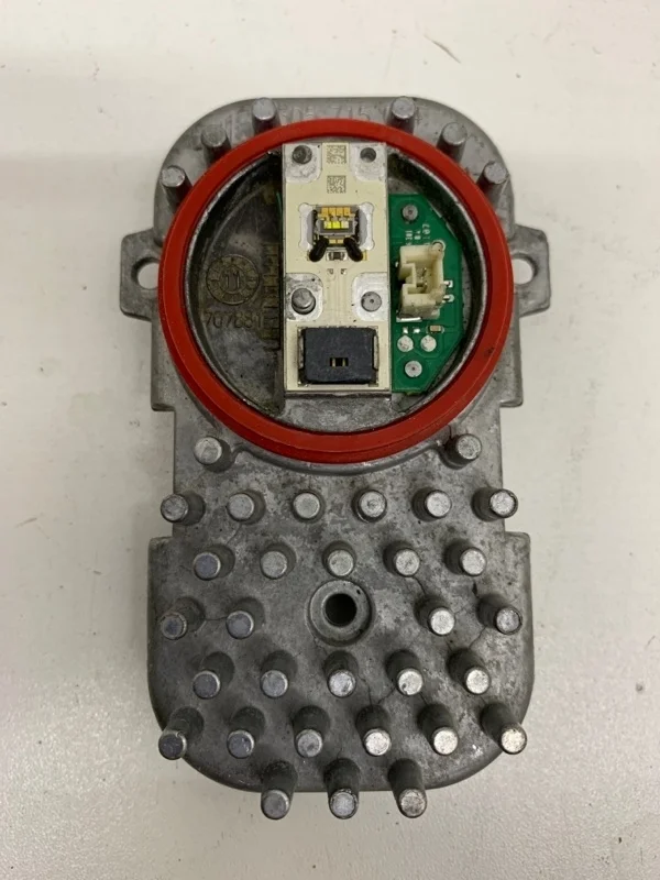 Блок управления светом Bmw X6 2014-2020 63117263051 F16, передний правый