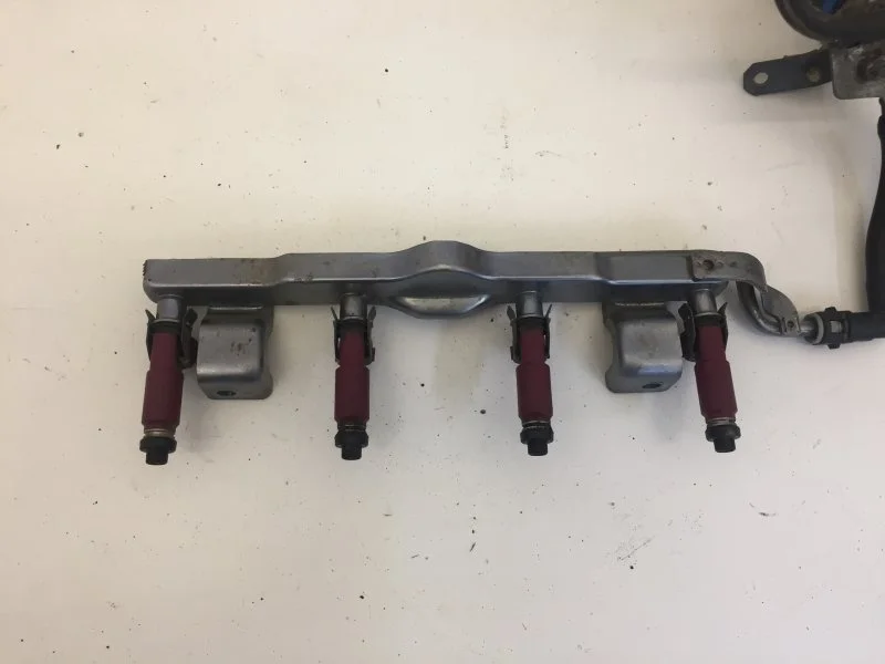 Рейка топливная Mazda 3 2003-2009 LF6013150 BK 1, передняя