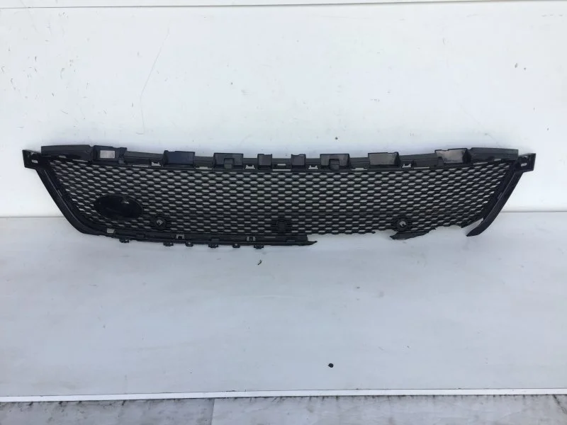 Решётка радиатора Land Rover Range Rover 2012-2017 LR106786 4, передняя