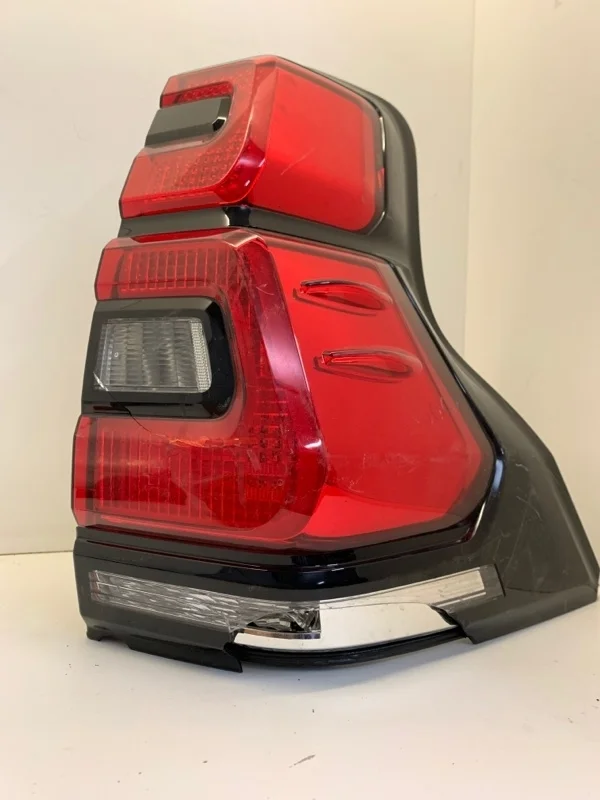 Фонарь Toyota Land Cruiser Prado 2017-2020 8155160C30 150, задний правый