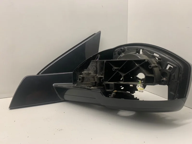 Корпус зеркала Land Rover Discovery Sport 2009-2013 LR072951 2, левый