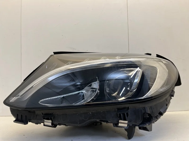 Фара Mercedes-Benz C-Klasse 2014-2018 A2059067303 W205, передняя левая