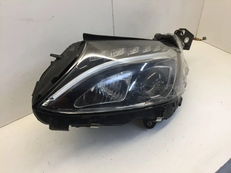 Фара Mercedes-Benz C-Klasse 2014-2018 A2059062504 W205, передняя левая