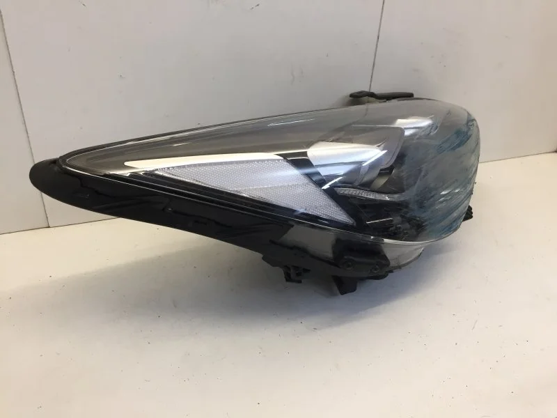 Фара Kia Stinger 2013-2020 92102J5100 1, передняя правая