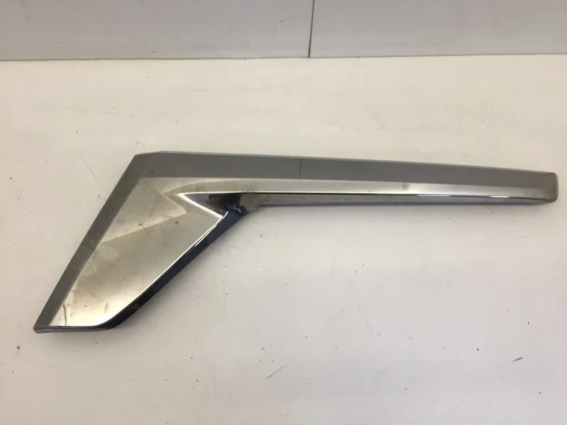 Окантовка ПТФ Toyota Land Cruiser 2015-2020 5318260050 200, передняя левая