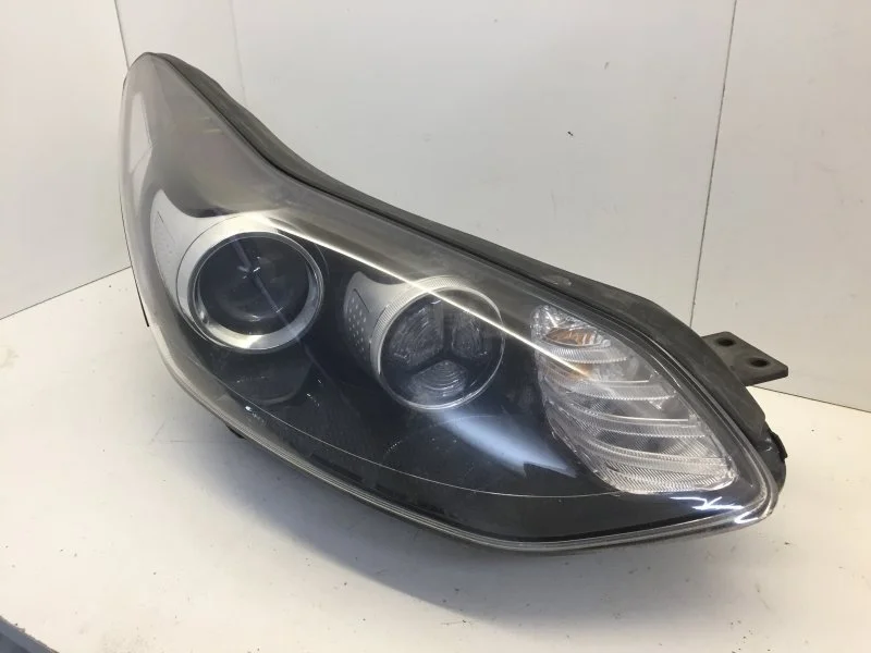 Фара Kia Sportage 2016-2018 92102F1010 4, передняя правая