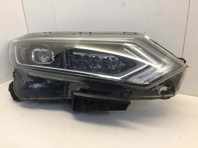 Фара Nissan Qashqai 2013-2019 260104EH0A 2, передняя правая