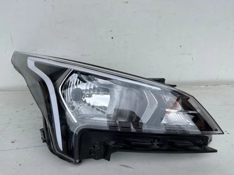 Фара верхняя Kia Rio 2016-2021 92102H0500 4, передняя правая