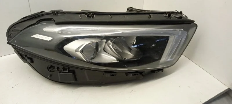 Фара Mercedes-Benz A-Klasse 2018-2021 A1779064803 W177, передняя правая