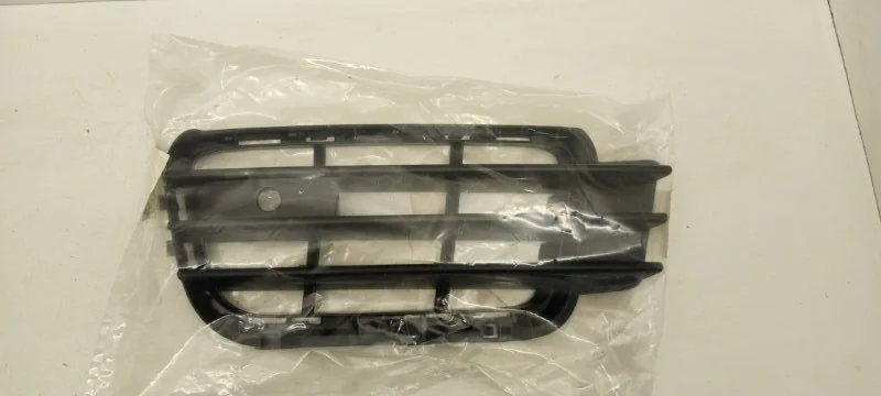 Решётка бампера Volkswagen Touareg 2010-2013 7Р68546619В9 2, передняя левая
