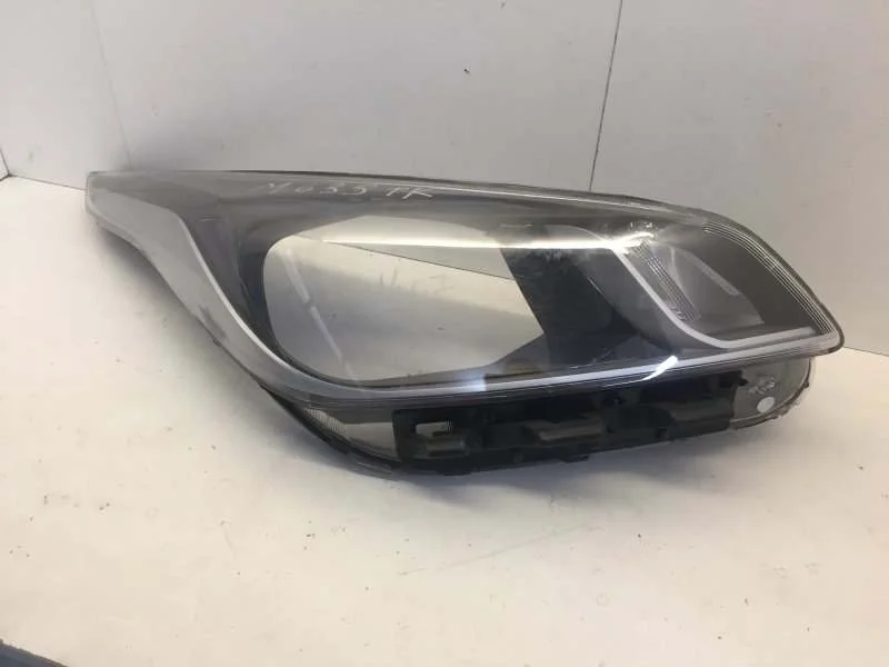 Стекло фары Kia Rio 2017-2020 92102H0010 4, переднее правое