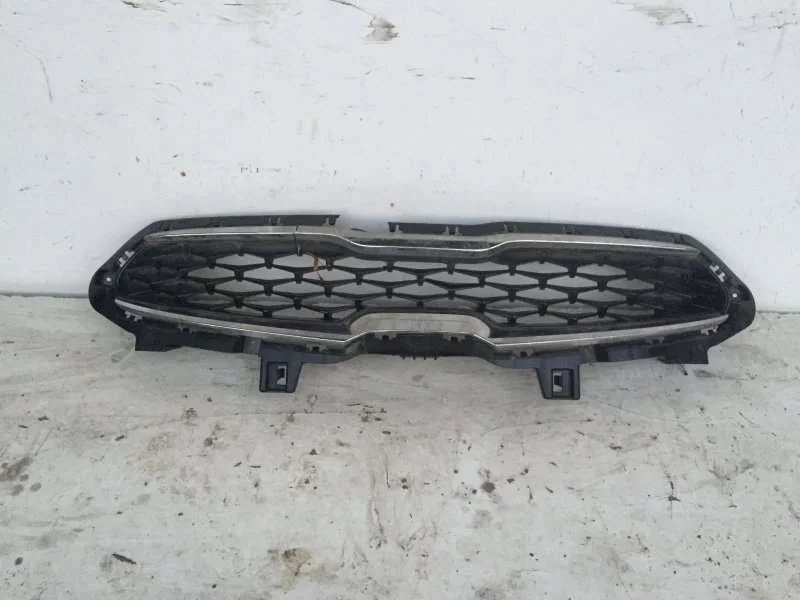 Решётка радиатора Kia Cerato 2018-2021 86350M6010 4, передняя