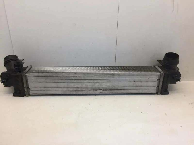 Интеркулер Bmw X1 2015-2020 17517617597 F48, передний