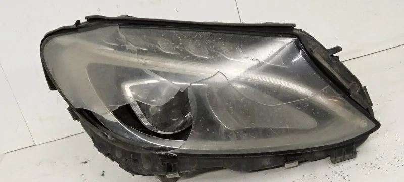 Фара Mercedes-Benz C-Klasse 2014-2018 A2059062604 W205, передняя правая