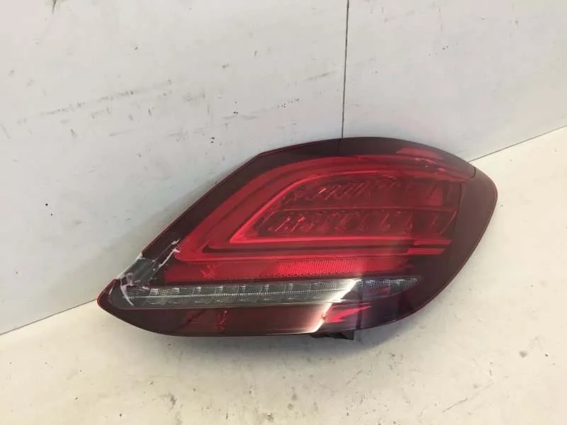 Фонарь Mercedes-Benz C-Klasse 2018-2020 A2059064603 W205, задний правый
