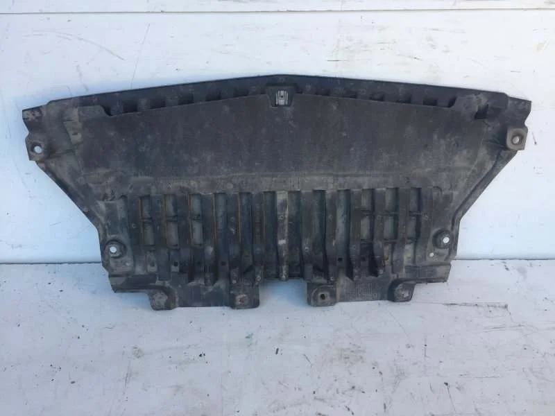 Защита днища Mercedes-Benz E-Klasse 2016-2021 A2135200100 W213, передняя