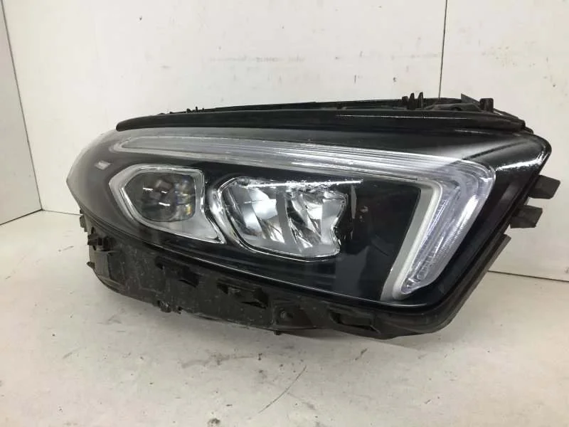 Фара Mercedes-Benz A-Klasse 2018-2022 A1779064803 W177, передняя правая