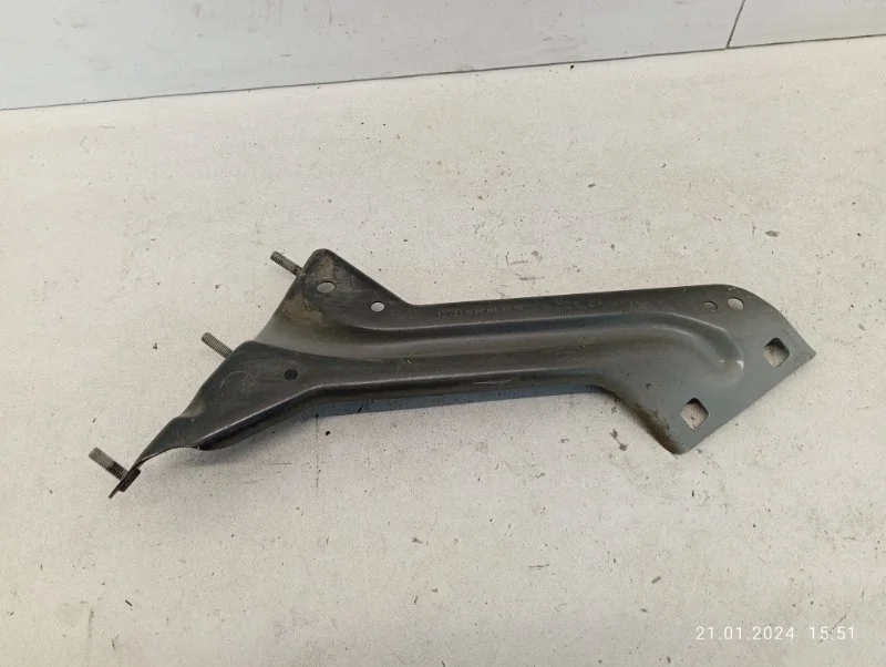 Крепление крыла Audi Q5 2008-2012 8R0821135 1, переднее левое