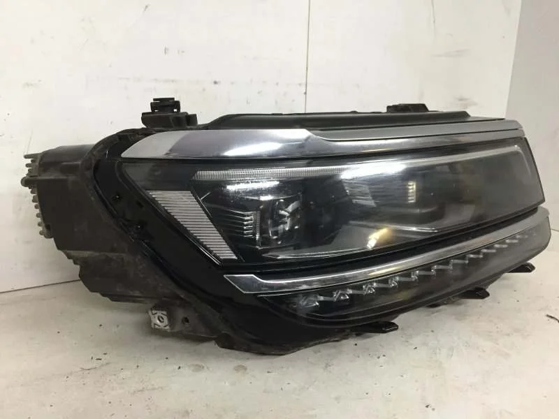 Фара Volkswagen Tiguan 2016-2020 5NB941082A 2, передняя правая