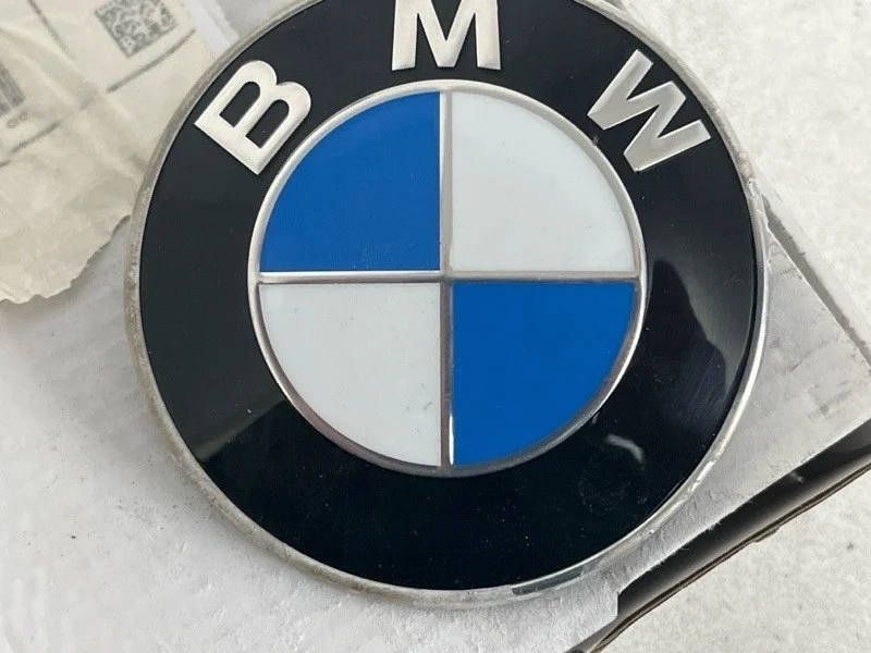 Эмблема в крышку багажника Bmw X7 2022-2023 51147499154 G07, задняя