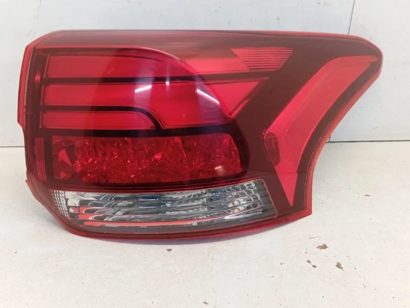 Фонарь внешний Mitsubishi Outlander 2014-2015 8330B174 3, задний правый