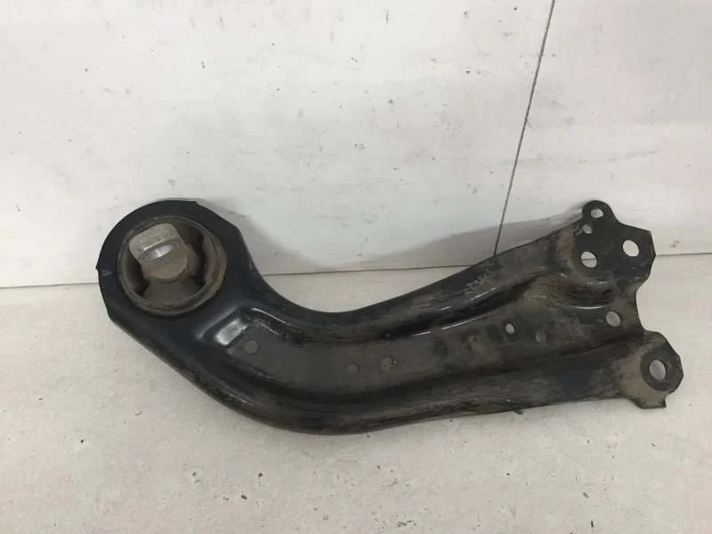 Рычаг подвески Toyota Rav4 2018-2023 4878042070 XA50, передний левый