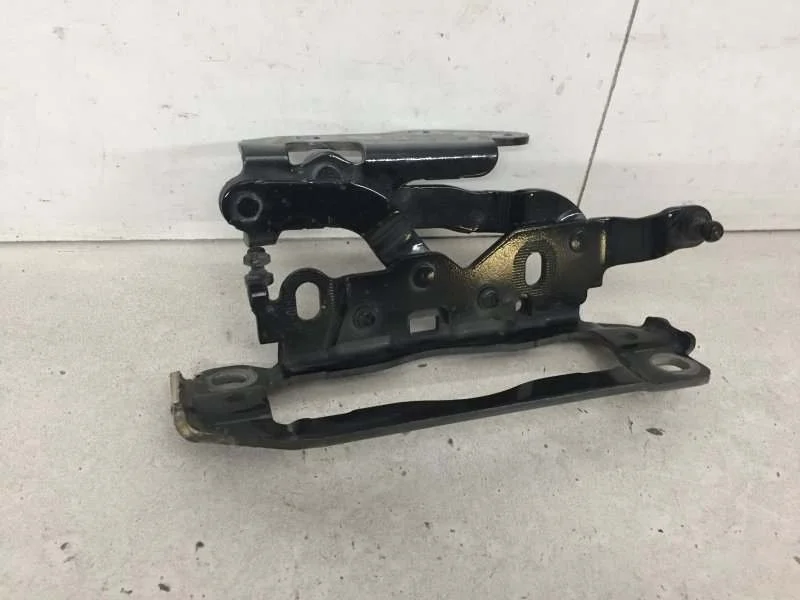 Петля капота Mercedes-Benz C-Klasse 2006-2015 A2048800828 W204, передняя правая