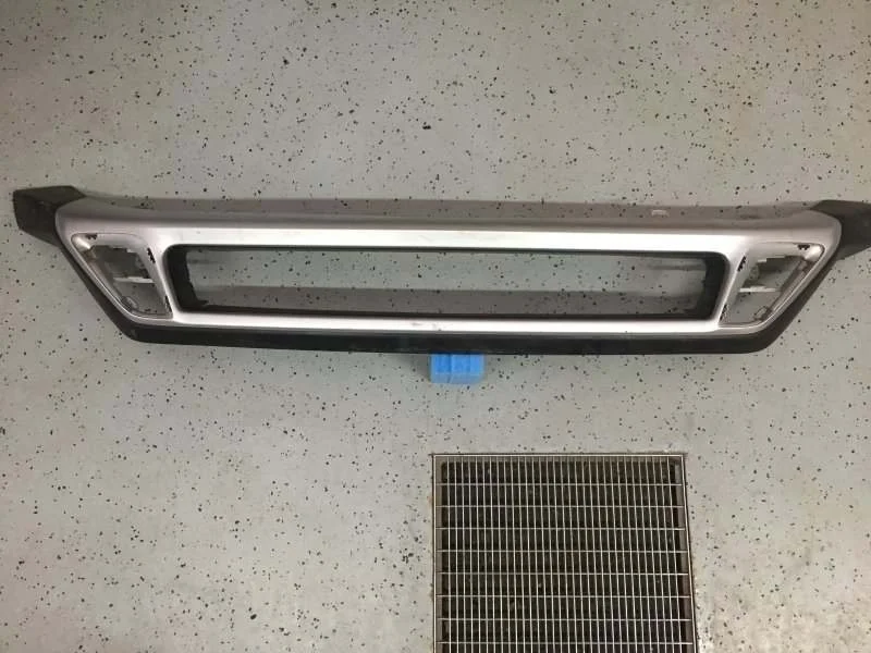 Накладка бампера Mitsubishi Outlander 2012-2021 6405A269 3, передняя