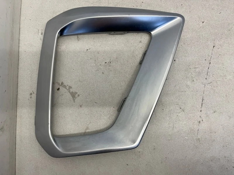 Накладка бампера Audi A4 2015-2023 8W0807682AM B9, передняя правая