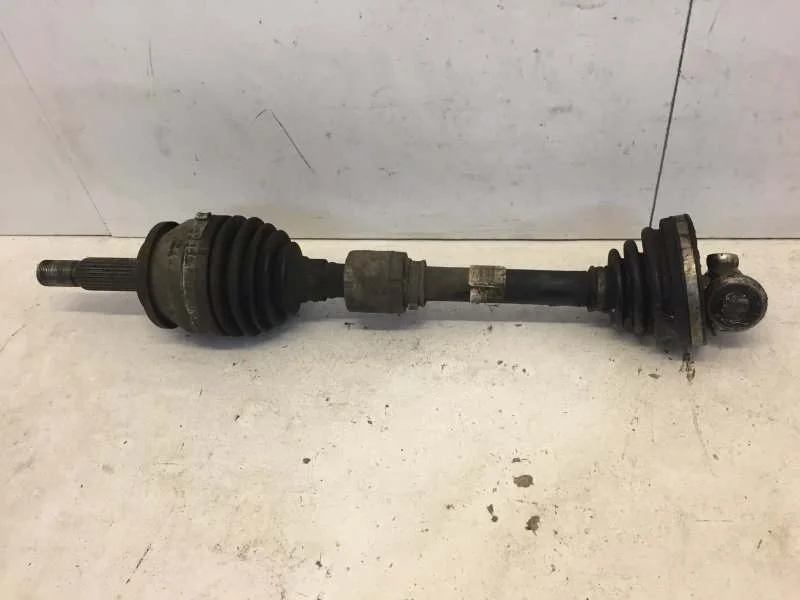 Полуось Toyota Corolla 2013-2019 4342002D70 E180, передний