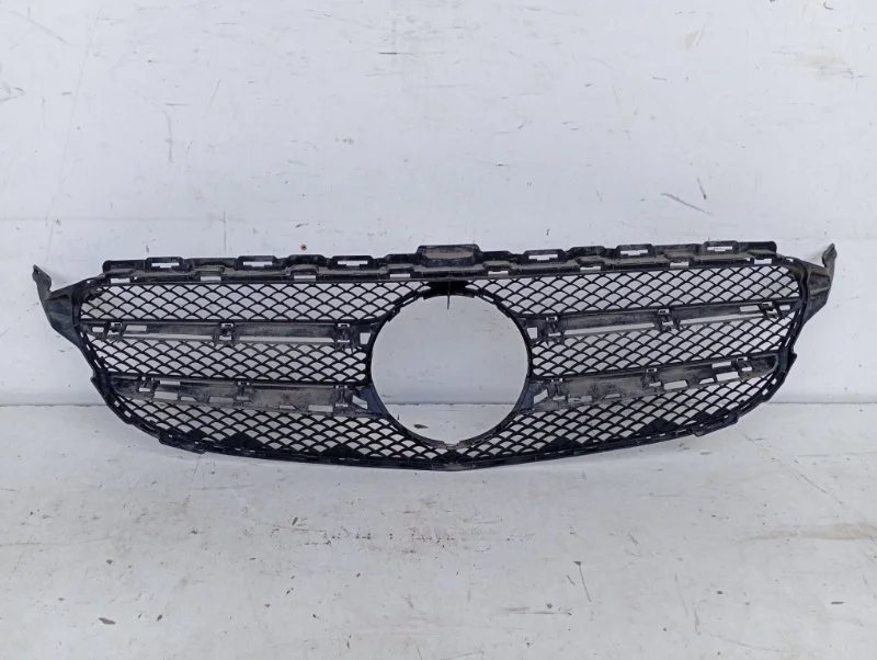 Решётка радиатора Mercedes-Benz C-Klasse 2014-2018 A2058800183 W205