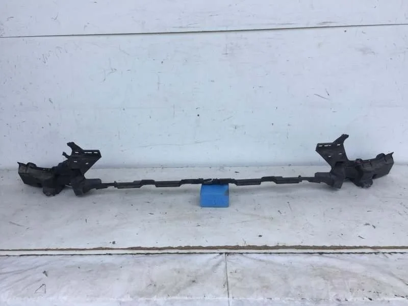 Кронштейн бампера Mercedes-Benz C-Klasse 2013-2021 A2058853365 W205, передний