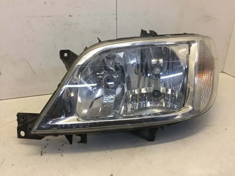Фара Mercedes-Benz Sprinter 2006-2019 A9018202661 W906-909, передняя левая