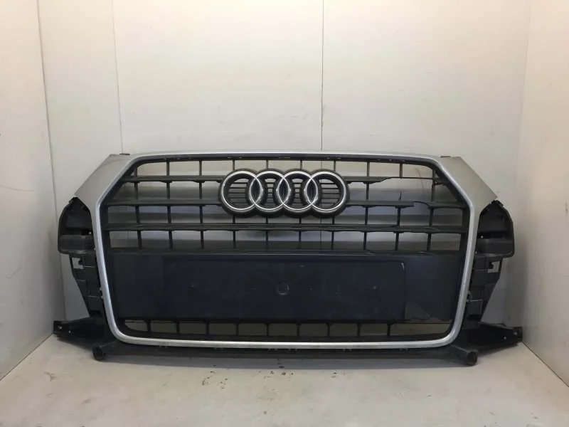 Решётка радиатора Audi Q3 2011-2018 8U0853653 1, передняя