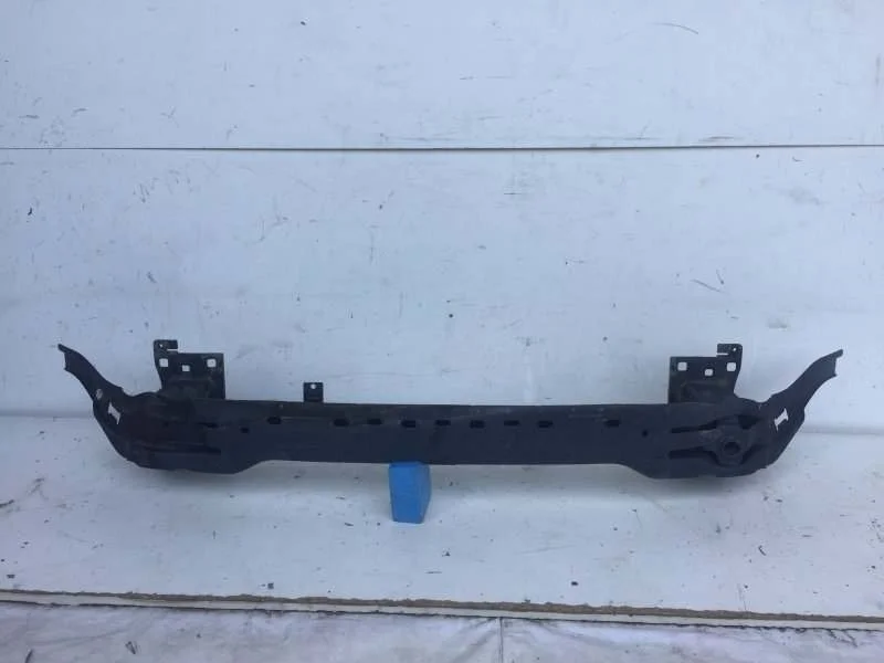 Усилитель бампера Volkswagen Tiguan 2016-2023 5NA807611A 2, передний