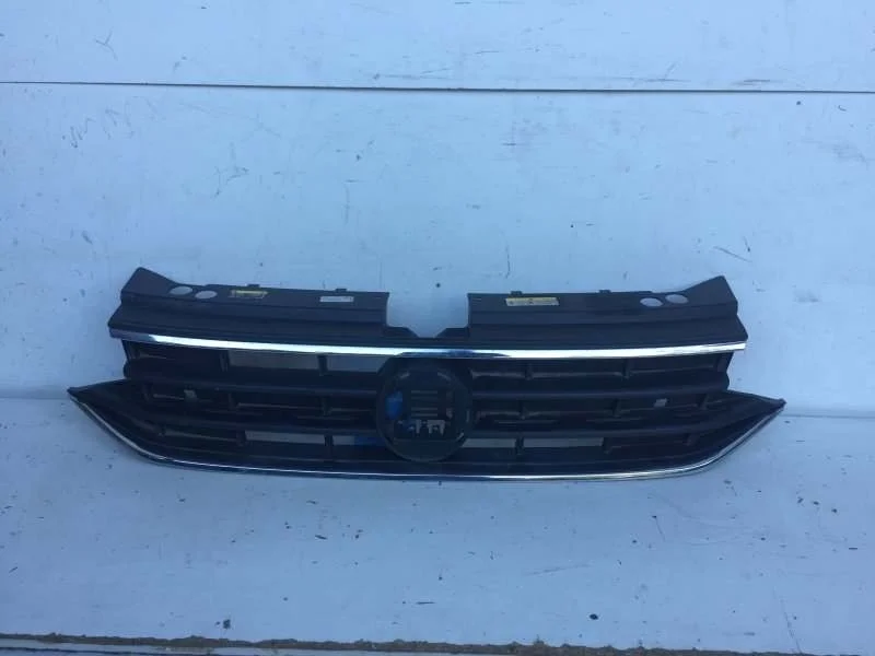 Решётка радиатора Volkswagen Tiguan 2016-2023 5NA853653M 2, передняя
