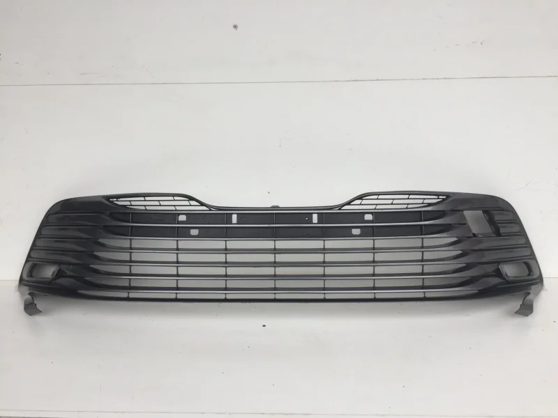 Решётка радиатора Toyota Camry 2017-2024 5310233160 XV70, передняя