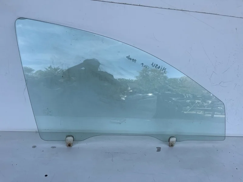 Стекло двери Mitsubishi Lancer 2007-2017 5706A018 10, переднее правое