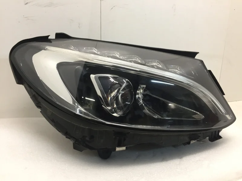Фара Mercedes-Benz C-Klasse 2014-2023 A2059067402 W205, передняя правая