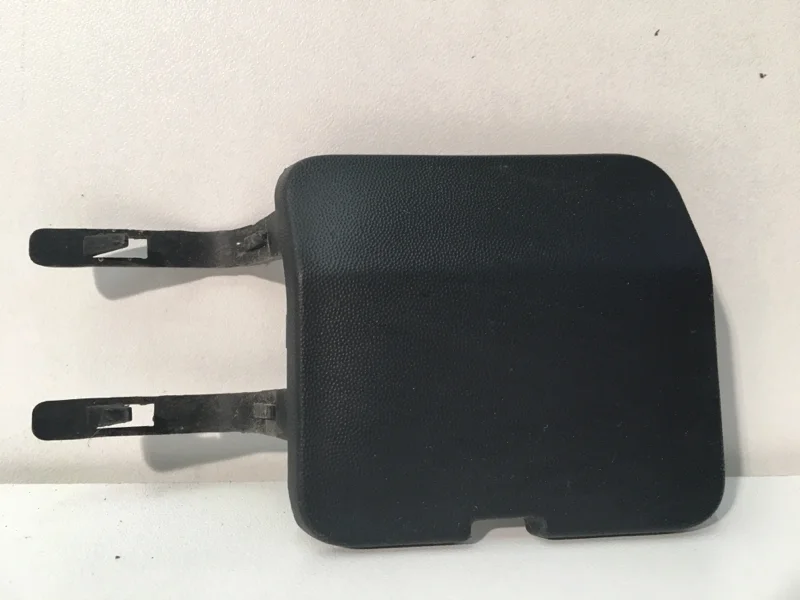 Заглушка буксировочного крюка бампера Renault Sandero 2009-2014 8200763631 1, передняя