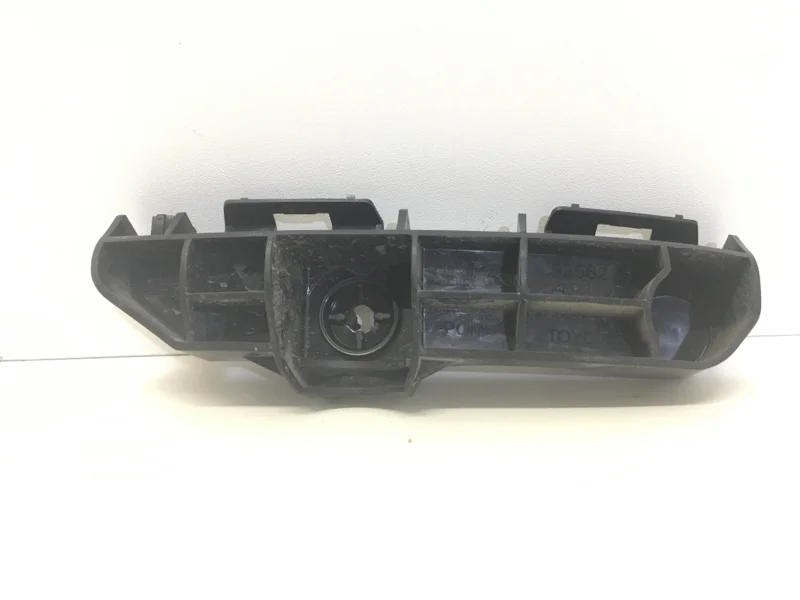 Кронштейн бампера Toyota Rav4 2012-2015 5256242020 CA40, задний правый