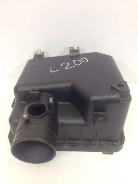 Корпус воздушного фильтра Mitsubishi L200 2006-2015 MN171541 4, передний