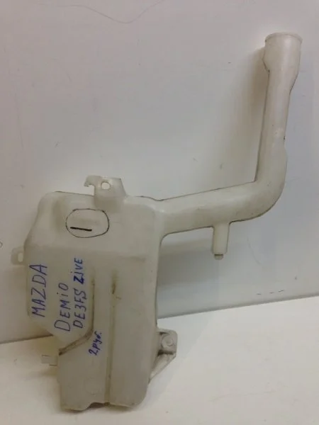 Бачок стеклоомывателя Mazda 2 2007-2014 D65167481 2, передний