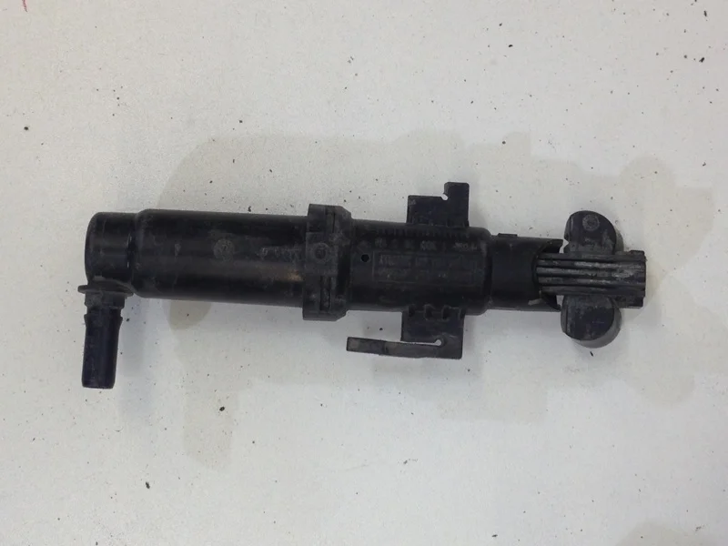 Форсунка омывателя фары Bmw 5 Series 2009-2017 61677377667 F10/F11, передняя правая