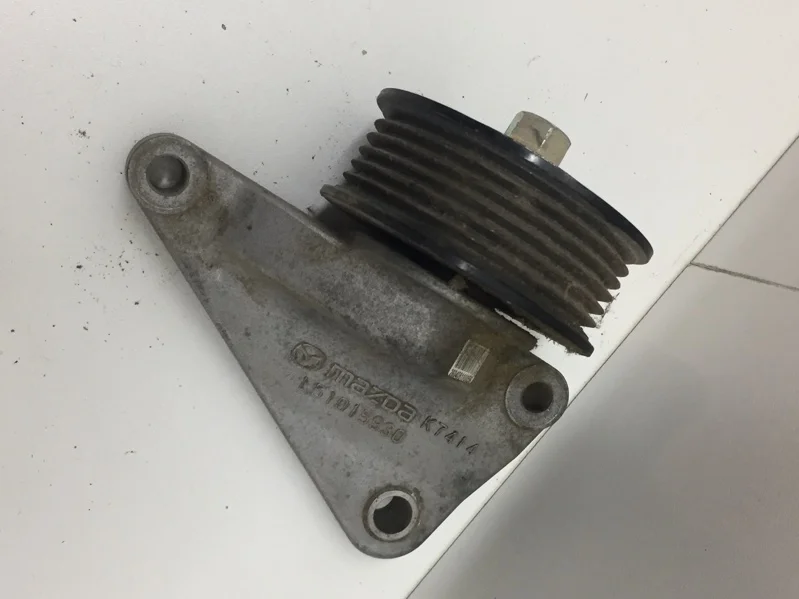 Ролик натяжной Mazda 3 2009-2013 L51015930 BL, передний