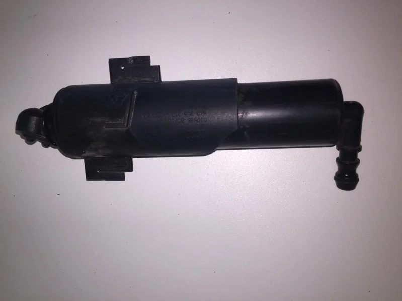 Форсунка омывателя фары Audi A4 2007-2015 8K0955102 B8, передняя правая