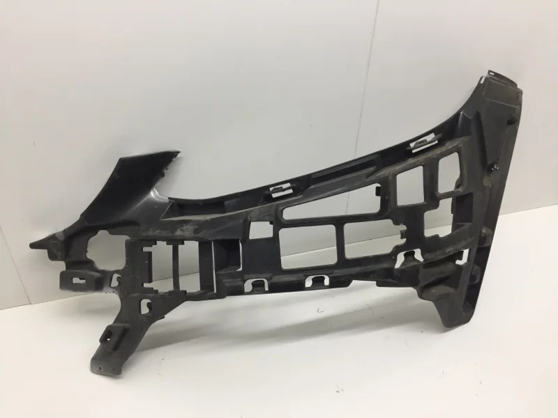 Кронштейн бампера Mercedes-Benz C-Klasse 2014> A2058850565 W205, передний левый