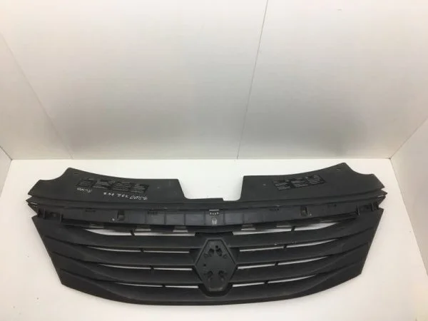 Решётка радиатора Renault Logan 2009-2015 8200752748 1, передняя