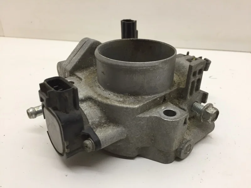 Дроссельная заслонка Mazda 3 2003-2009 Z60113640B BK, передняя