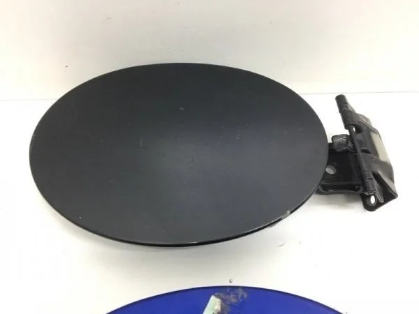 Кнопка лючка бензобака Mazda 3 2003-2009 BN8V42410E BK, задняя